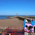 Beachfront بيت للعطل *