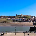 بيت للعطل Beachfront *