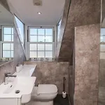 بيت للعطل Beachfront ويتبي