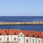 Beachfront * ويتبي