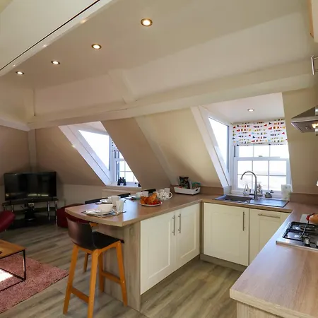 Beachfront Tatil Evi